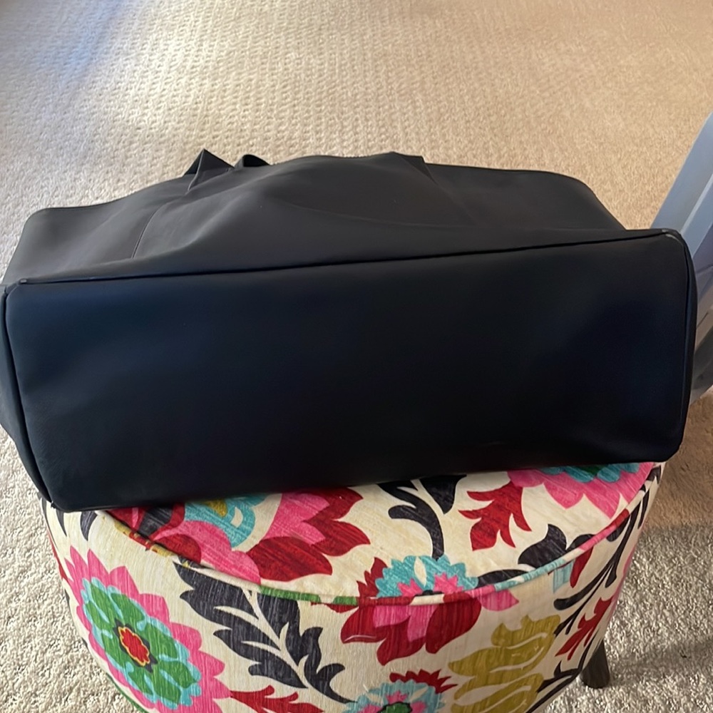 Lululemon Gym Tote - Picture 2 of 12